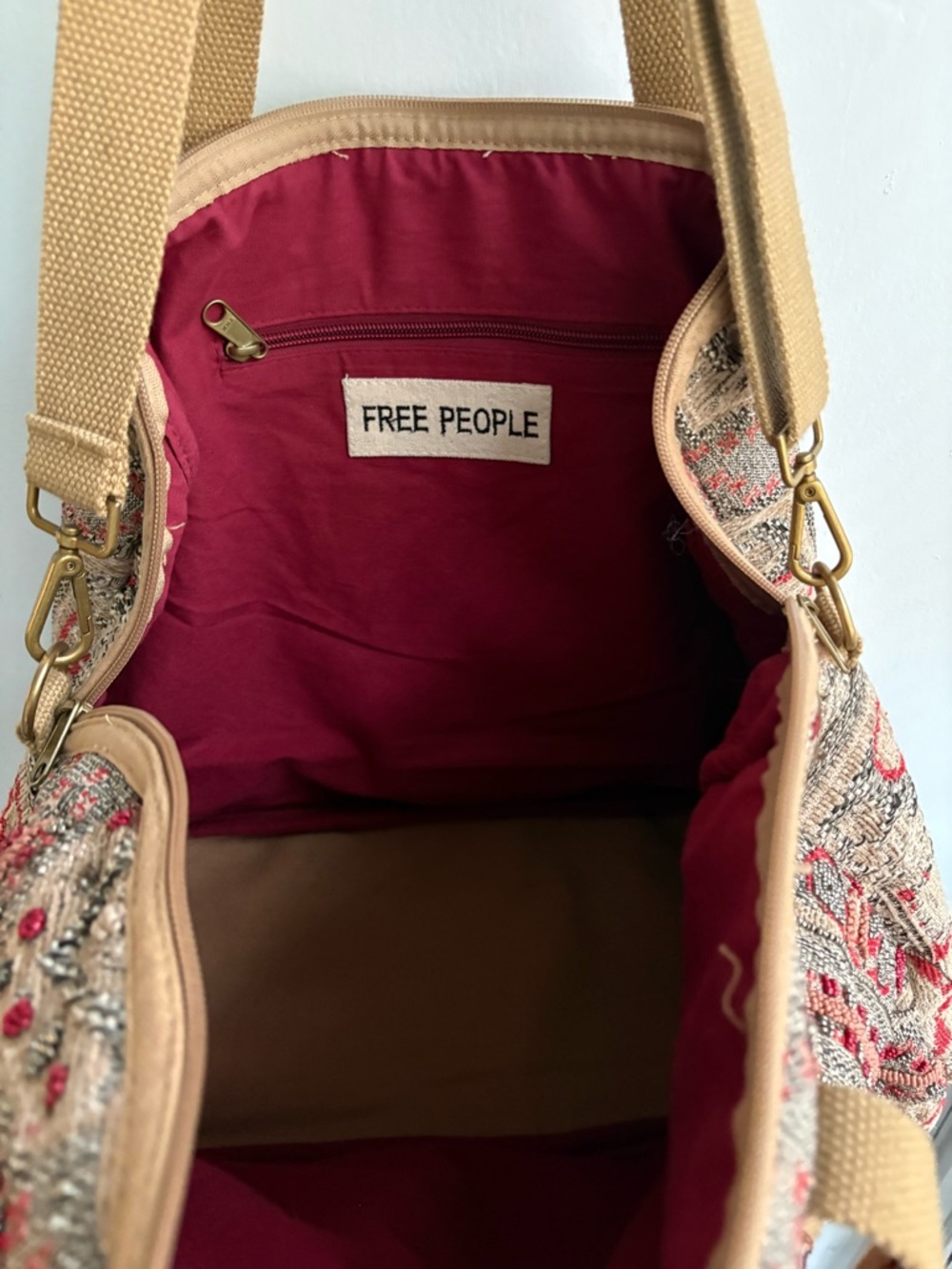 Free People Magic Carpet Weekender Bag !!🔥 RARE & STUNNING 🔥 - Picture 12 of 16